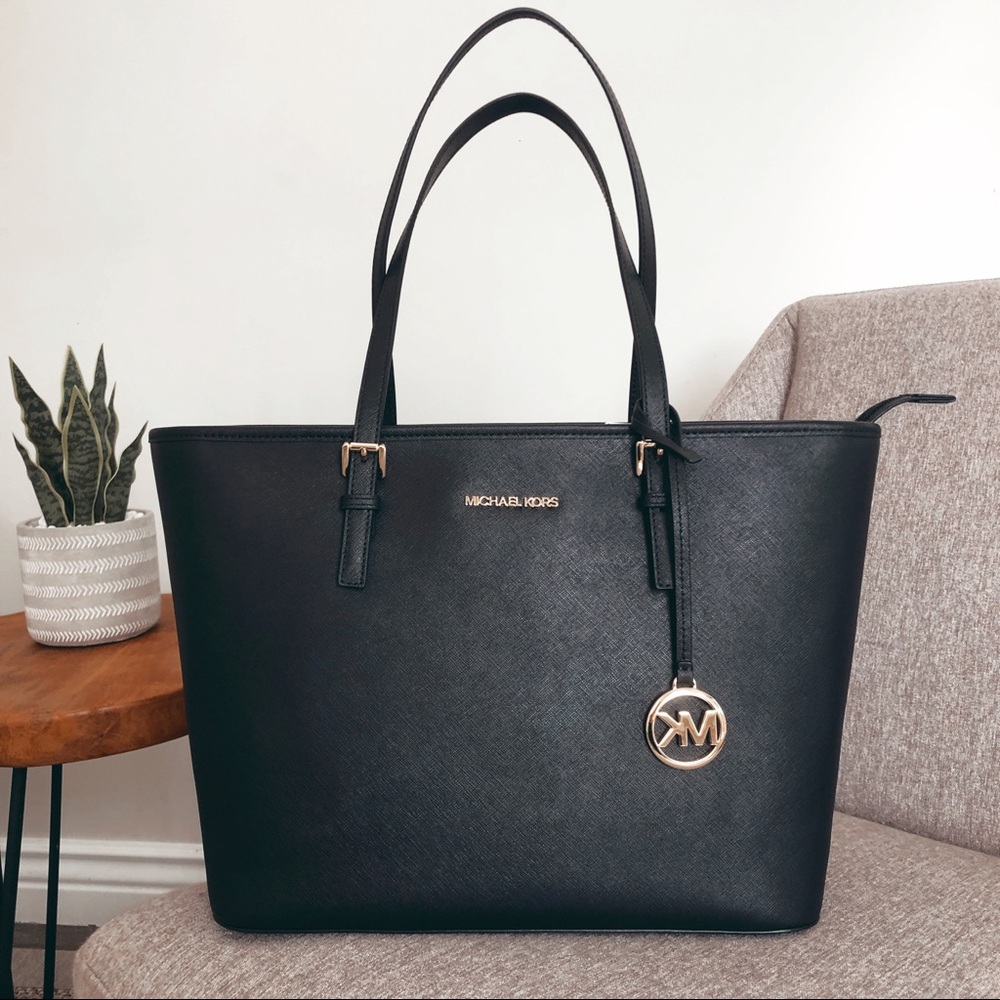 < Michael Kors Tote Bag >
